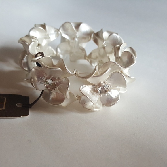 Rain Jewelry - NWT Beautiful Matt Silver Dogwood and Crystals Bra